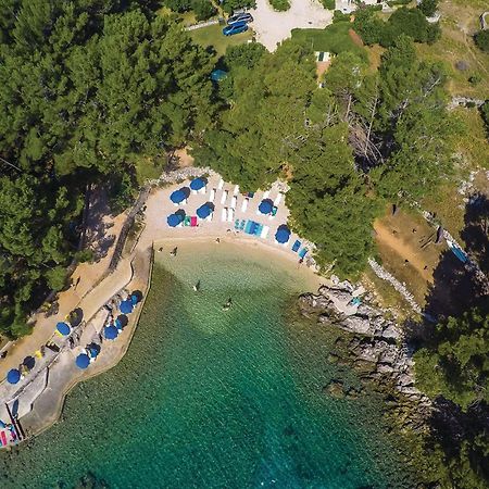 Lovely Apartment In Veli Losinj With Kitchen Extérieur photo
