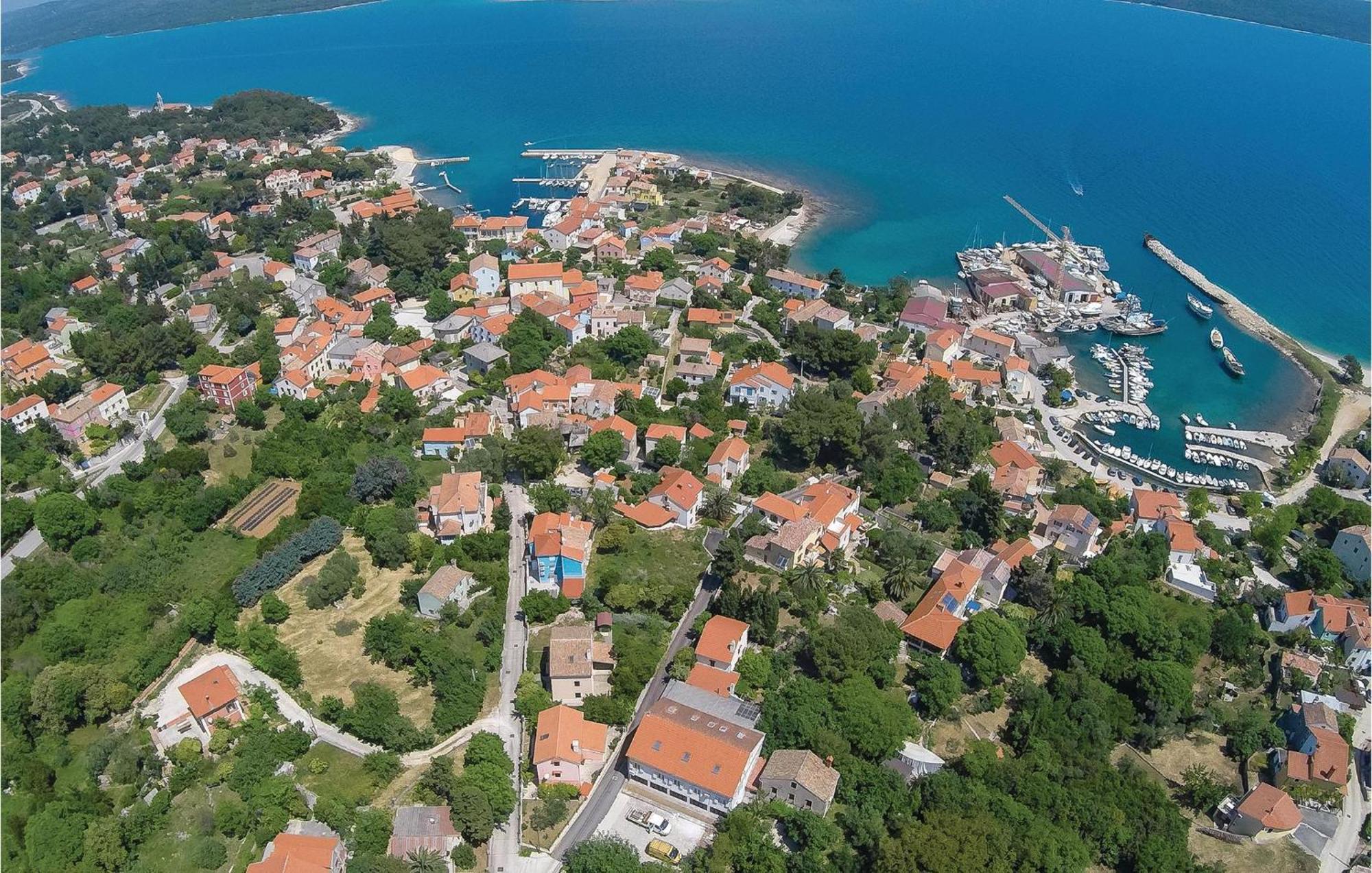Lovely Apartment In Veli Losinj With Kitchen Extérieur photo